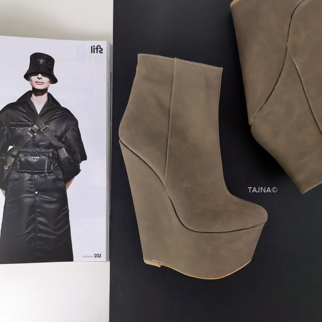 Dark Beige 16 cm Wedge Booties