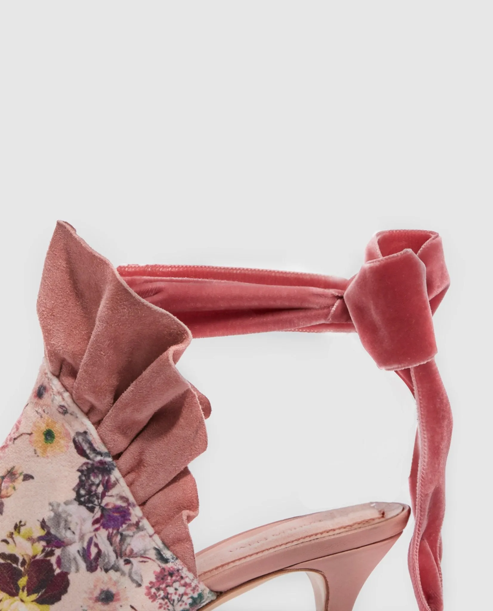 FRILLS FOR ALL SABOT 55