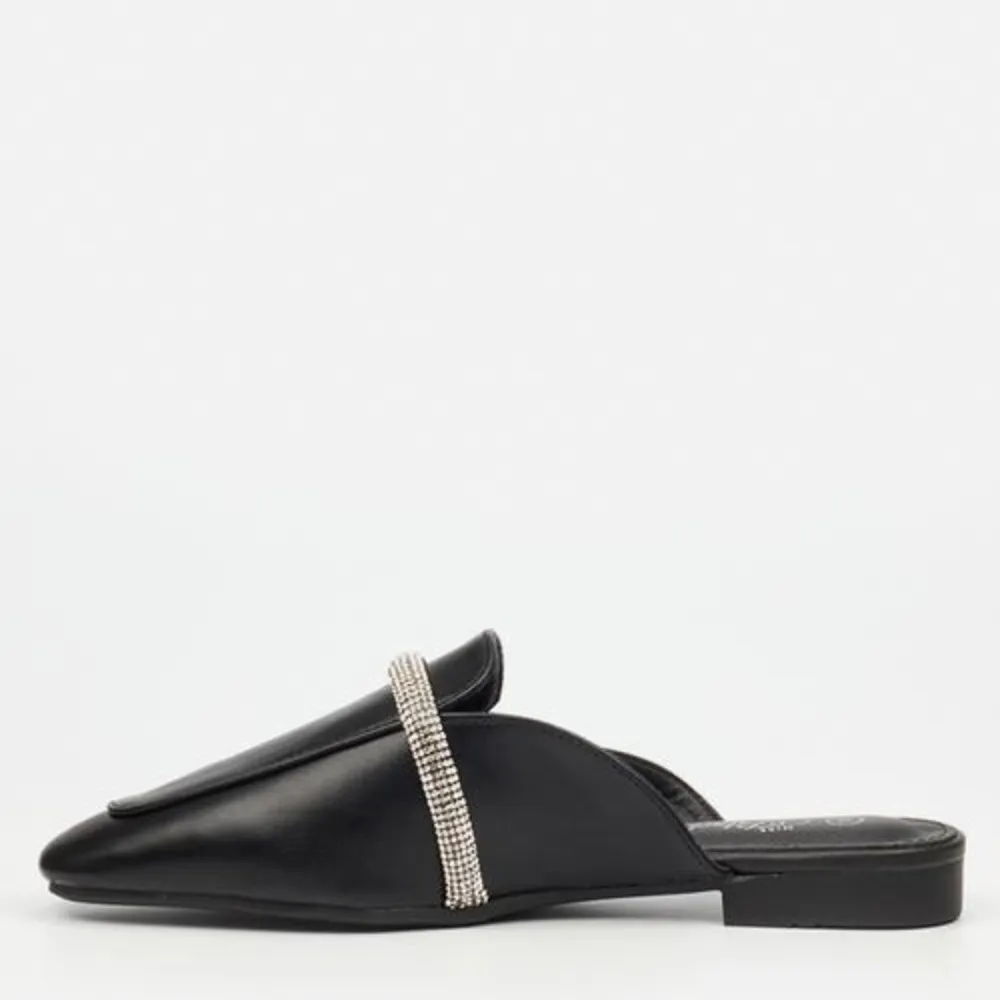 Jipsy 7 - Black Slip on Mules