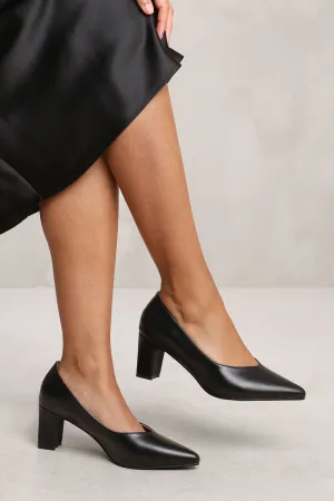 SERENA BLOCK HEEL WITH POINTED TOE IN BLACK FAUX LEATHER