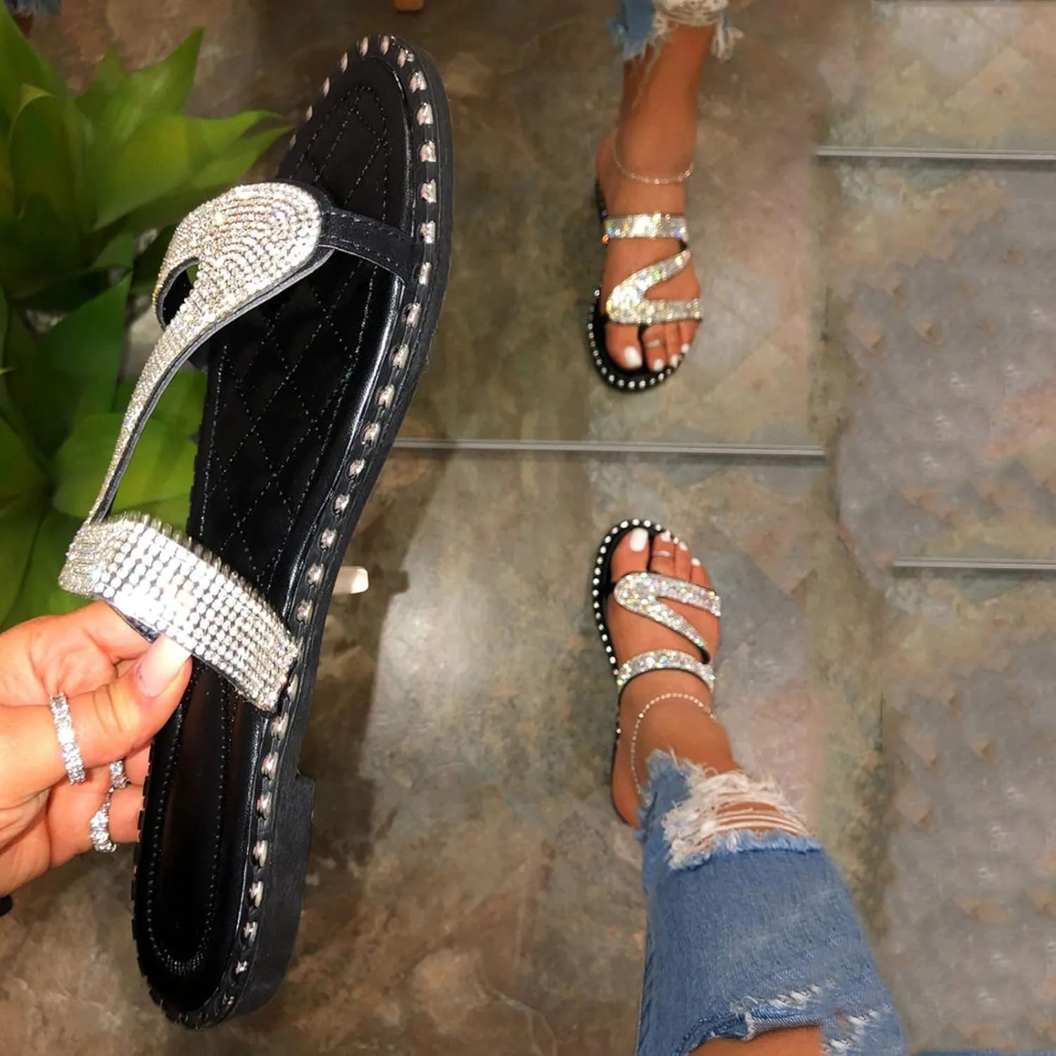 Shiny Rhinestone Flat Sandals for Women Open Toe Slip On Flip Flops Summer Outdoor Beach Travel Flats Party Club Shoes