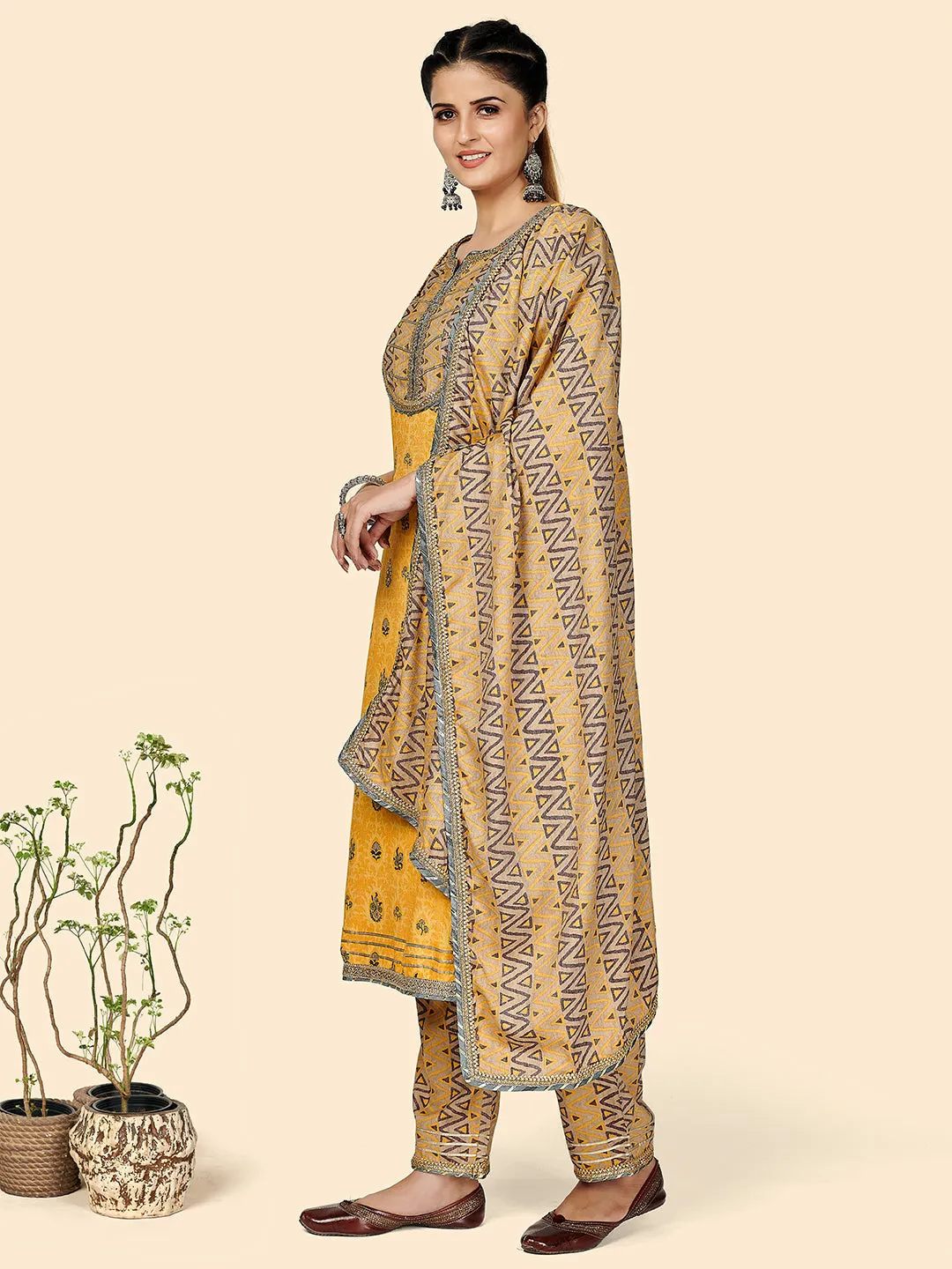 Women'S Printed & Gota Patti Work Straight Rayon Yellow Stitched Kurta Pant With Dupatta